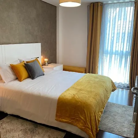 Host'in Arrais Апартаменты *