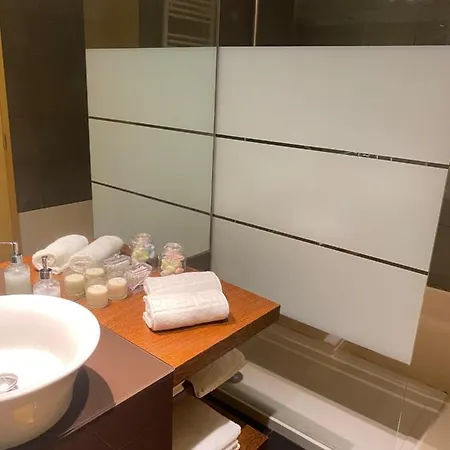 Host'in Arrais Апартаменты *